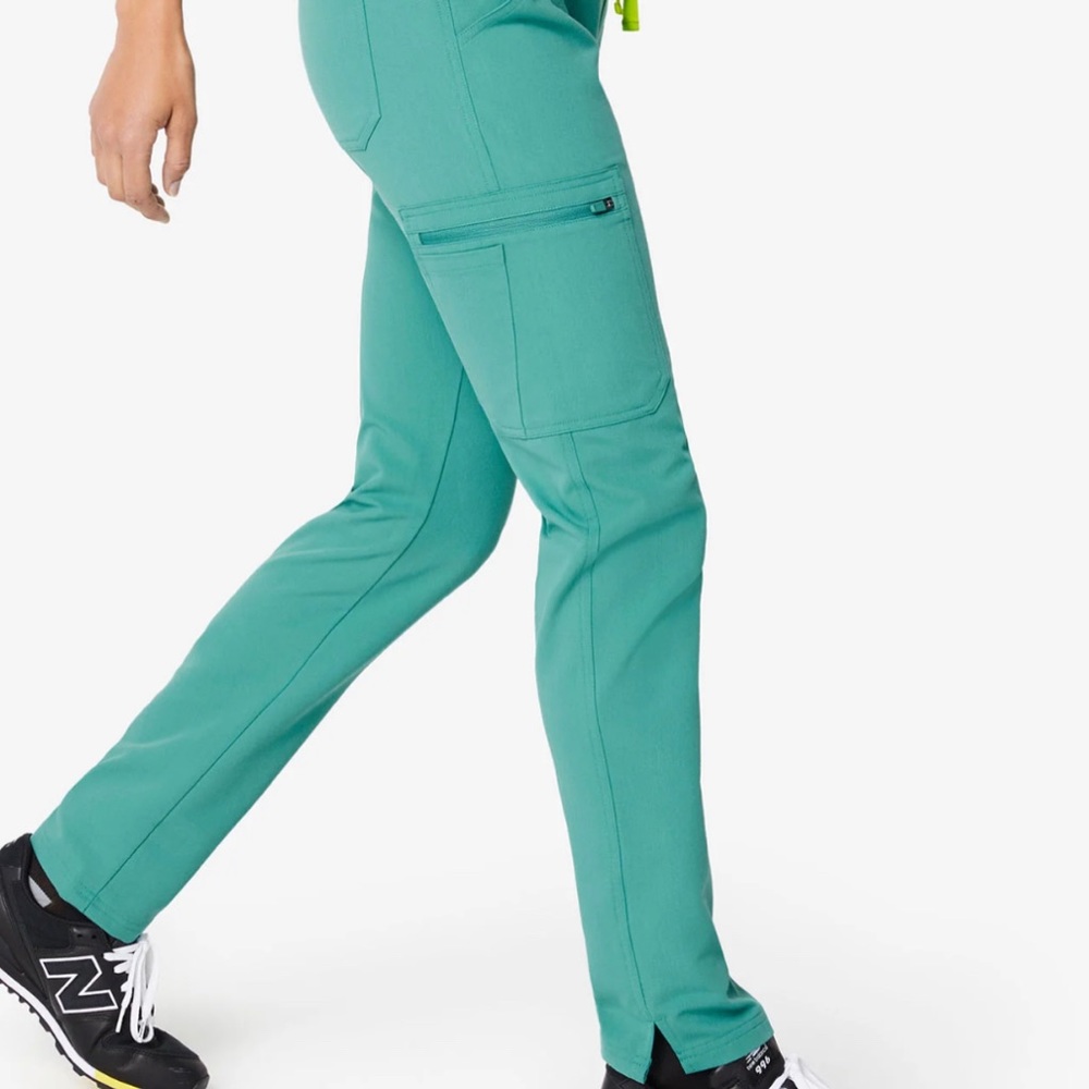 Womens Figs skinny scrub pants